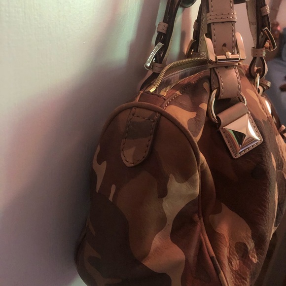 Michael Kors brown camo print Handbag - Picture 4 of 9